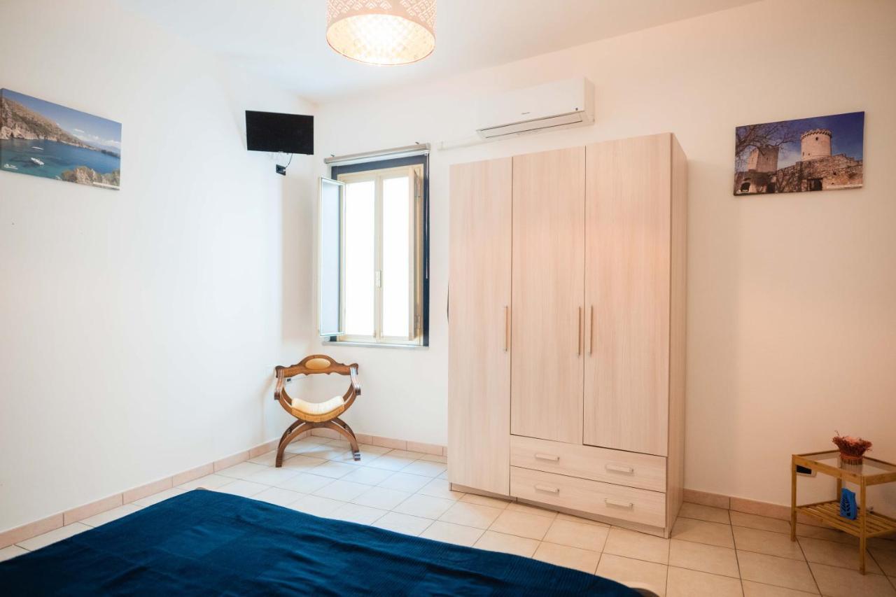 B&B Dell'Infopoint-La Via Silente Castelnuovo Cilento ภายนอก รูปภาพ