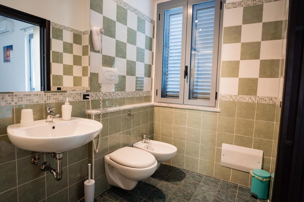 B&B Dell'Infopoint-La Via Silente Castelnuovo Cilento ภายนอก รูปภาพ