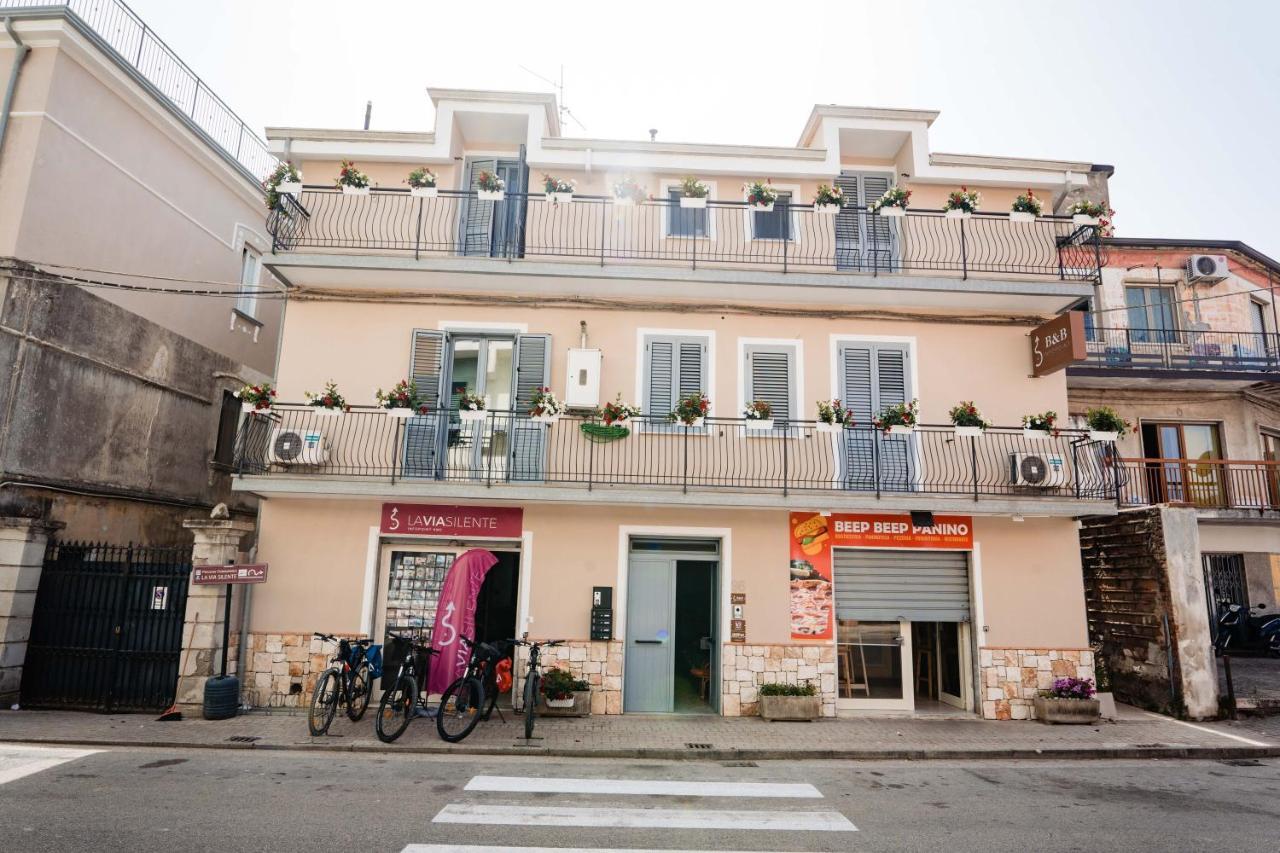 B&B Dell'Infopoint-La Via Silente Castelnuovo Cilento ภายนอก รูปภาพ